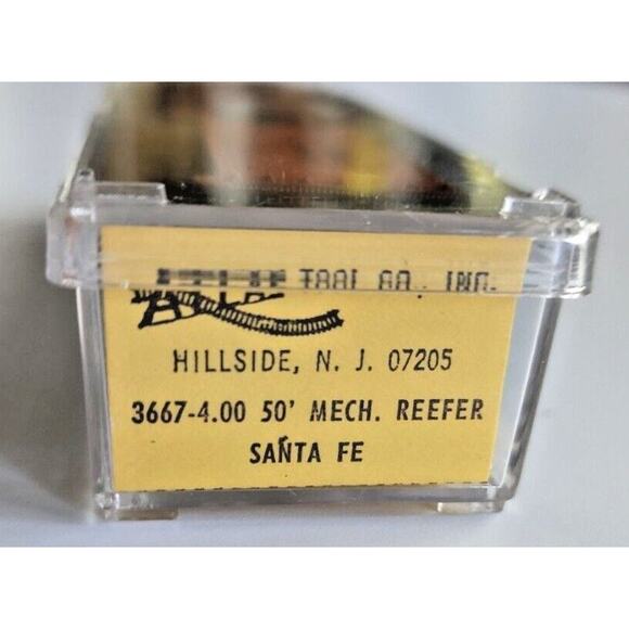 Atlas Santa Fe 50' Mech. Reefer MTC Car N Scale Santa Fe All The Way U105-38 - Picture 11 of 11
